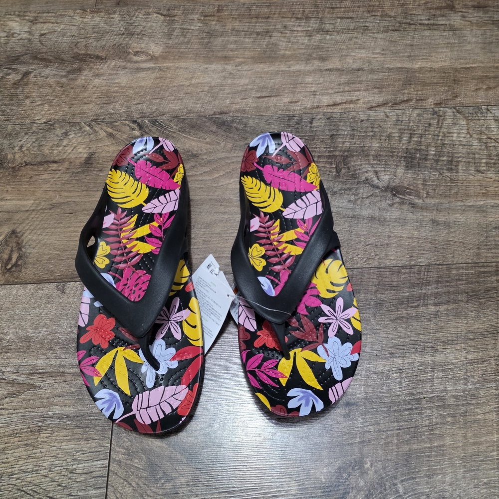 Croc Black Floral Women's Sizen 9 Sandals